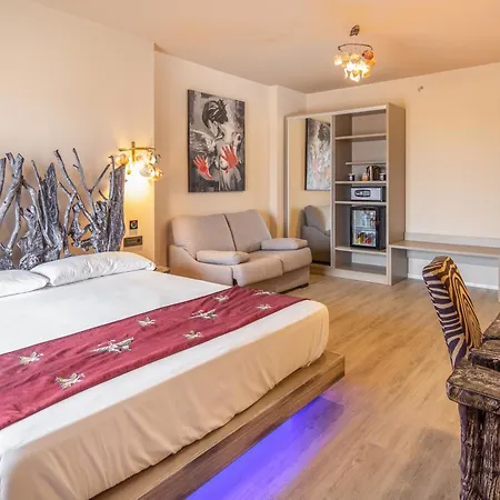 Hotel Lances By Qhotels 4*