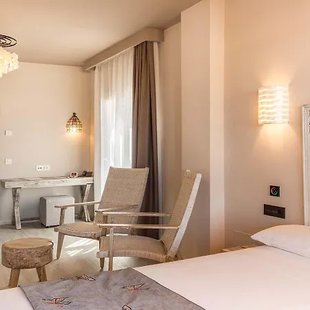 Lances By Qhotels